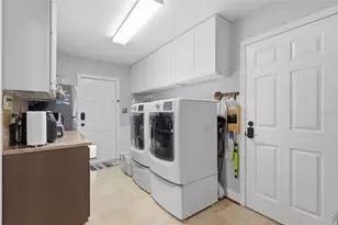 7201 Hodgewood Ct, Tampa, FL 33614 - Photo 24