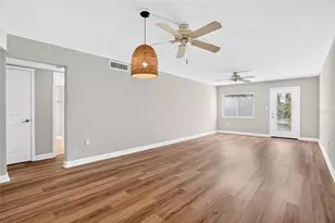 4570 Overlook Dr NE, Saint Petersburg, FL 33703 - Photo 16