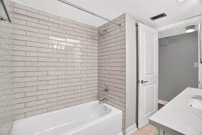 4570 Overlook Drive NE #175, Saint Petersburg, FL 33703 - Photo 8