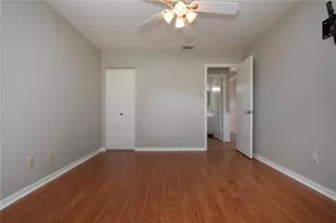1828 Fox Hunt Dr, Sun City Center, FL 33573 - Photo 24