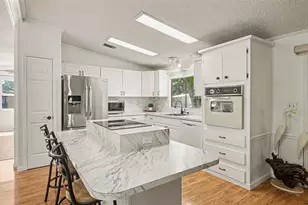 8430 Imperial Cir, Palmetto, FL 34221 - Photo 2