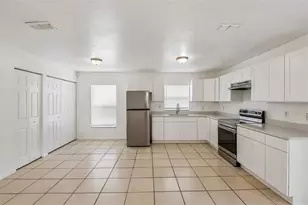 3808 Whittier St, Tampa, FL 33619 - Photo 4