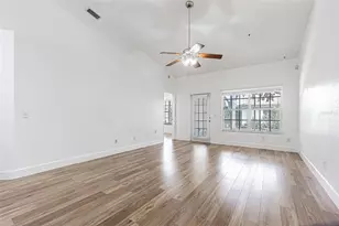 21542 Clubside Loop, Lutz, FL 33549 - Photo 6