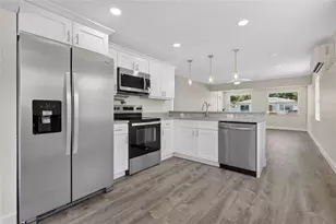 2511 27th St S, Saint Petersburg, FL 33712 - Photo 14