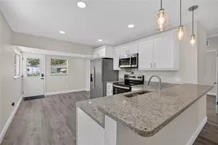 2511 27th St S, Saint Petersburg, FL 33712 - Photo 12