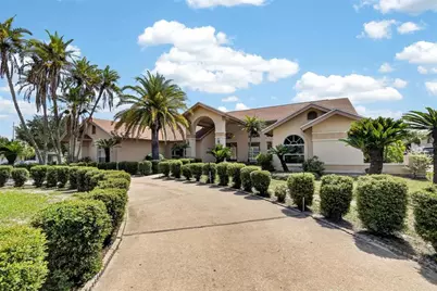 2714 Pine Club Drive, Plant City, FL 33566 - Photo 2