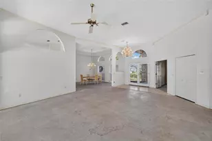 2714 Pine Club Dr, Plant City, FL 33566 - Photo 8