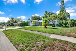 133 Stafford Cir, Palm Harbor, FL 34684 - Photo 2