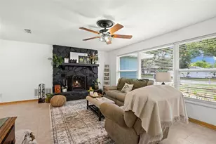 2405 Summerlin Dr, Clearwater, FL 33764 - Photo 8