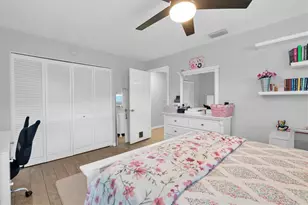 13179 Dorchester Dr, Seminole, FL 33776 - Photo 34