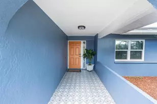 13179 Dorchester Dr, Seminole, FL 33776 - Photo 8