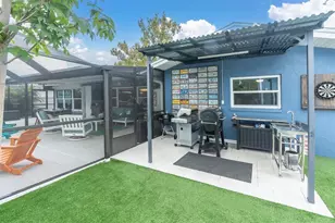 13179 Dorchester Dr, Seminole, FL 33776 - Photo 4