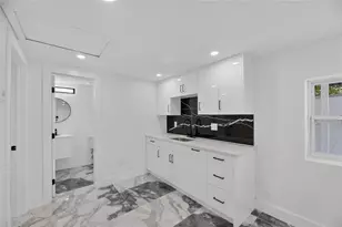 102 Garland Ct, Tampa, FL 33613 - Photo 34