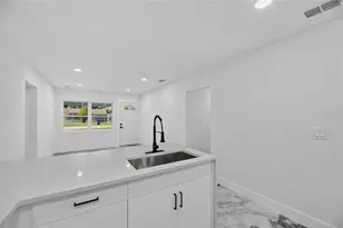 102 Garland Ct, Tampa, FL 33613 - Photo 50