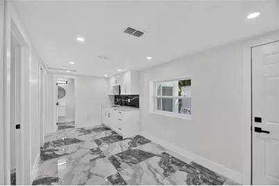 102 Garland Court, Tampa, FL 33613 - Photo 32