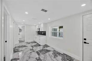102 Garland Ct, Tampa, FL 33613 - Photo 32