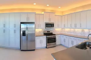 30791 Lindentree Dr, Wesley Chapel, FL 33543 - Photo 4