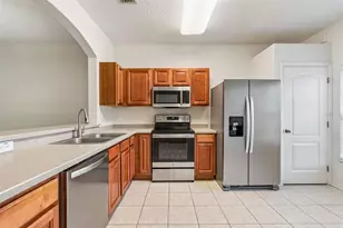 1140 Hillhurst Dr, Wesley Chapel, FL 33543 - Photo 2