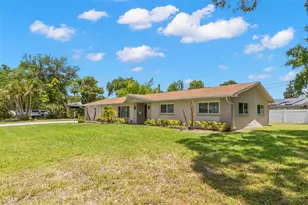 2391 66th Terrace S, Saint Petersburg, FL 33712 - Photo 2