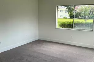 4520 Overlook Dr NE, Saint Petersburg, FL 33703 - Photo 6