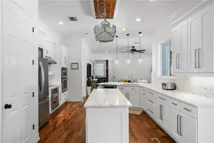 2113 Climbing Ivy Dr, Tampa, FL 33618 - Photo 12