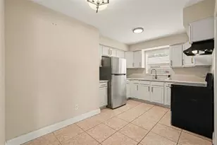 5733 66th Ln N, Saint Petersburg, FL 33709 - Photo 12