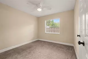 5733 66th Ln N, Saint Petersburg, FL 33709 - Photo 18