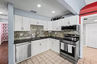 3719 39th St N, Saint Petersburg, FL 33713 - Photo 4