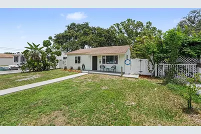 3719 39th Street N, Saint Petersburg, FL 33713 - Photo 2