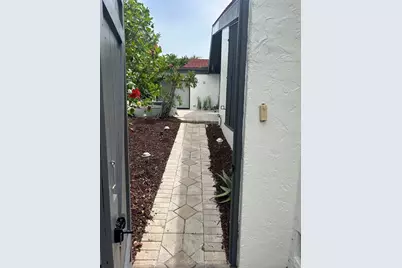 780 Sarabay Road #16, Osprey, FL 34229 - Photo 4