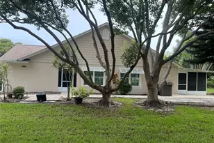 2387 Bentley Dr, Palm Harbor, FL 34684 - Photo 2