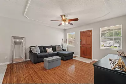 4419 Dolphin Dr, Tampa, FL 33617 - Photo 8