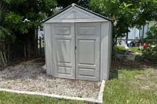 240 Regina Dr S, Largo, FL 33770 - Photo 18