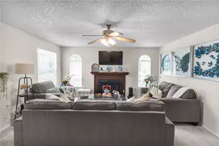 11942 Skylake Pl, Tampa, FL 33617 - Photo 6