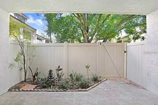 4833 Puritan Cir, Tampa, FL 33617 - Photo 14