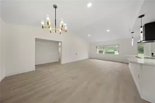 1805 Dierker Dr, Valrico, FL 33596 - Photo 10