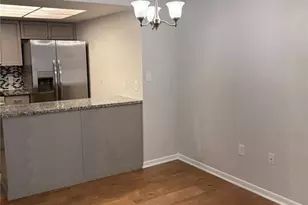 4015 Ashford Green Pl, Tampa, FL 33613 - Photo 6