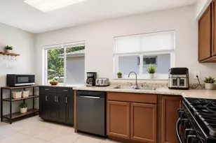 3012 Summer House Dr, Valrico, FL 33594 - Photo 8