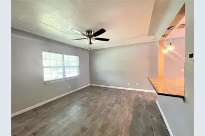 5036 Oxford Avenue N, Saint Petersburg, FL 33710 - Photo 8