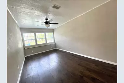 5036 Oxford Avenue N, Saint Petersburg, FL 33710 - Photo 14