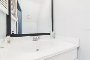 11239 Cedar Hollow Ln, Tampa, FL 33618 - Photo 12