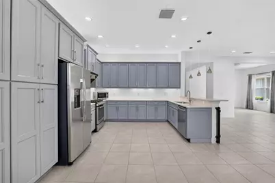 31142 Lindentree Drive, Wesley Chapel, FL 33543 - Photo 12
