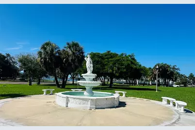 200 Park Street N, Saint Petersburg, FL 33710 - Photo 12