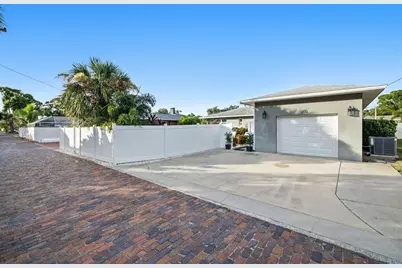 200 Park Street N, Saint Petersburg, FL 33710 - Photo 40