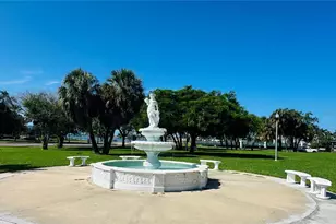 200 Park St N, Saint Petersburg, FL 33710 - Photo 40