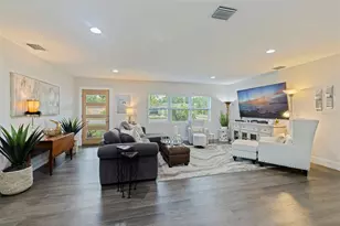 200 Park St N, Saint Petersburg, FL 33710 - Photo 8