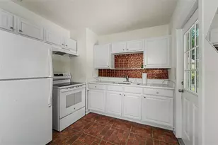 9310 N Highland Ave, Tampa, FL 33612 - Photo 6