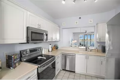 7984 Sailboat Key Boulevard S #306, Saint Petersburg, FL 33707 - Photo 18