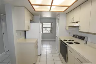 3203 Landmark Dr, Clearwater, FL 33761 - Photo 10