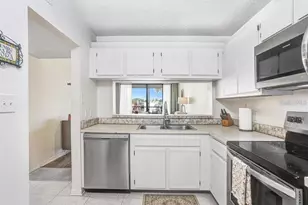 2424 W Tampa Bay Blvd, Tampa, FL 33607 - Photo 4